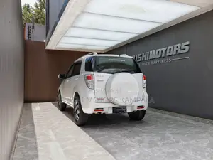Toyota Rush 1.5 AWD 2012 Pearl