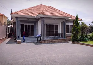 3bdrm Bungalow in Romu.Esrates, Rubaga for sale