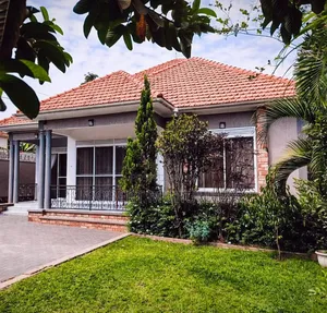 3bdrm Bungalow in Romu.Esrates, Rubaga for sale