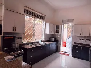 3bdrm Bungalow in Romu.Esrates, Rubaga for sale