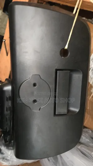Nissan Hardbody Tail Gate Cover