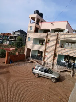 2bdrm Block of Flats in Romu Esfates, Rubaga for rent