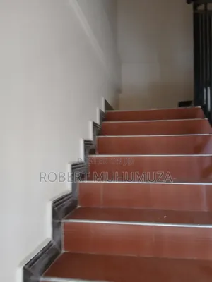 2bdrm Block of Flats in Romu Esfates, Rubaga for rent