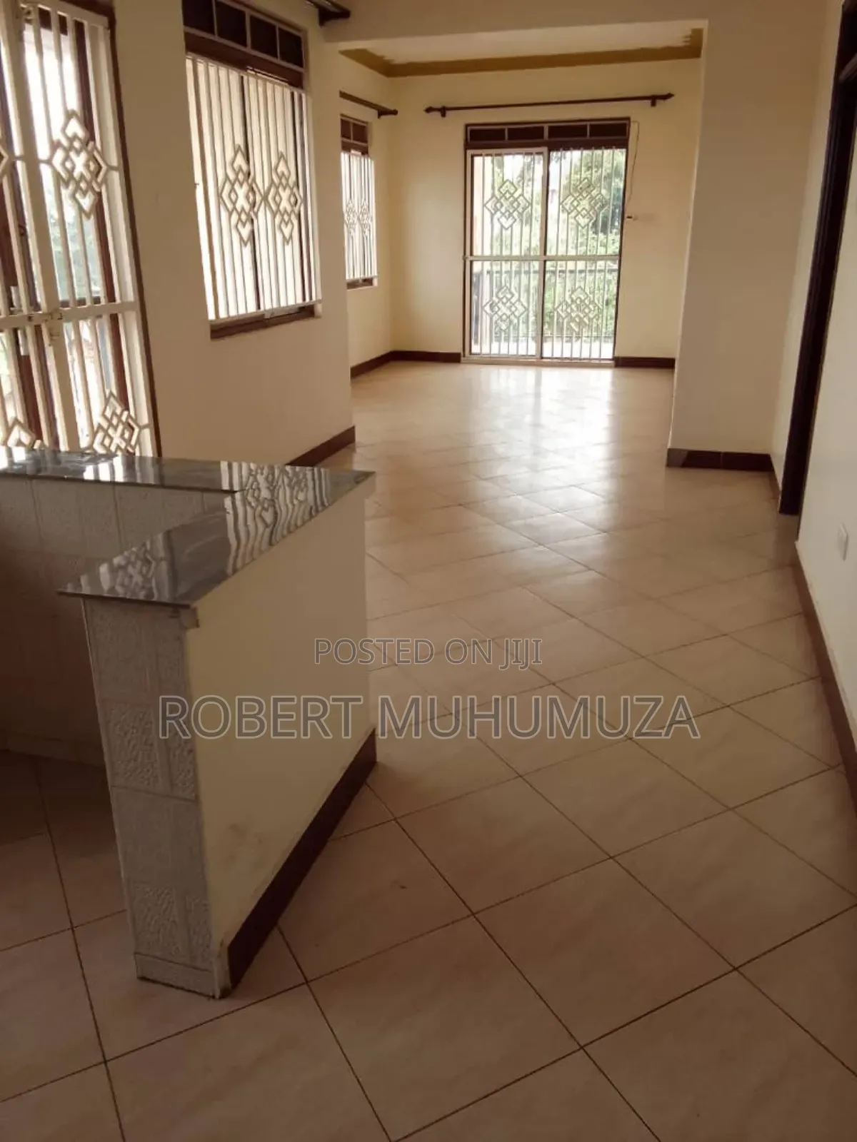 2bdrm Block of Flats in Romu Esfates, Rubaga for rent