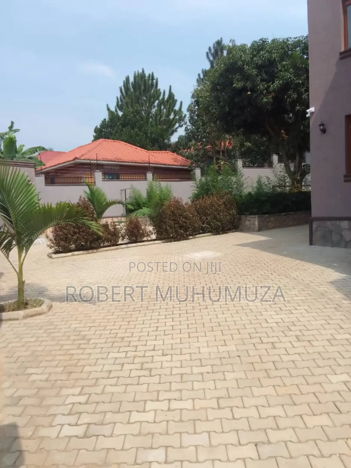 2bdrm Block of Flats in Romu Esfates, Rubaga for rent