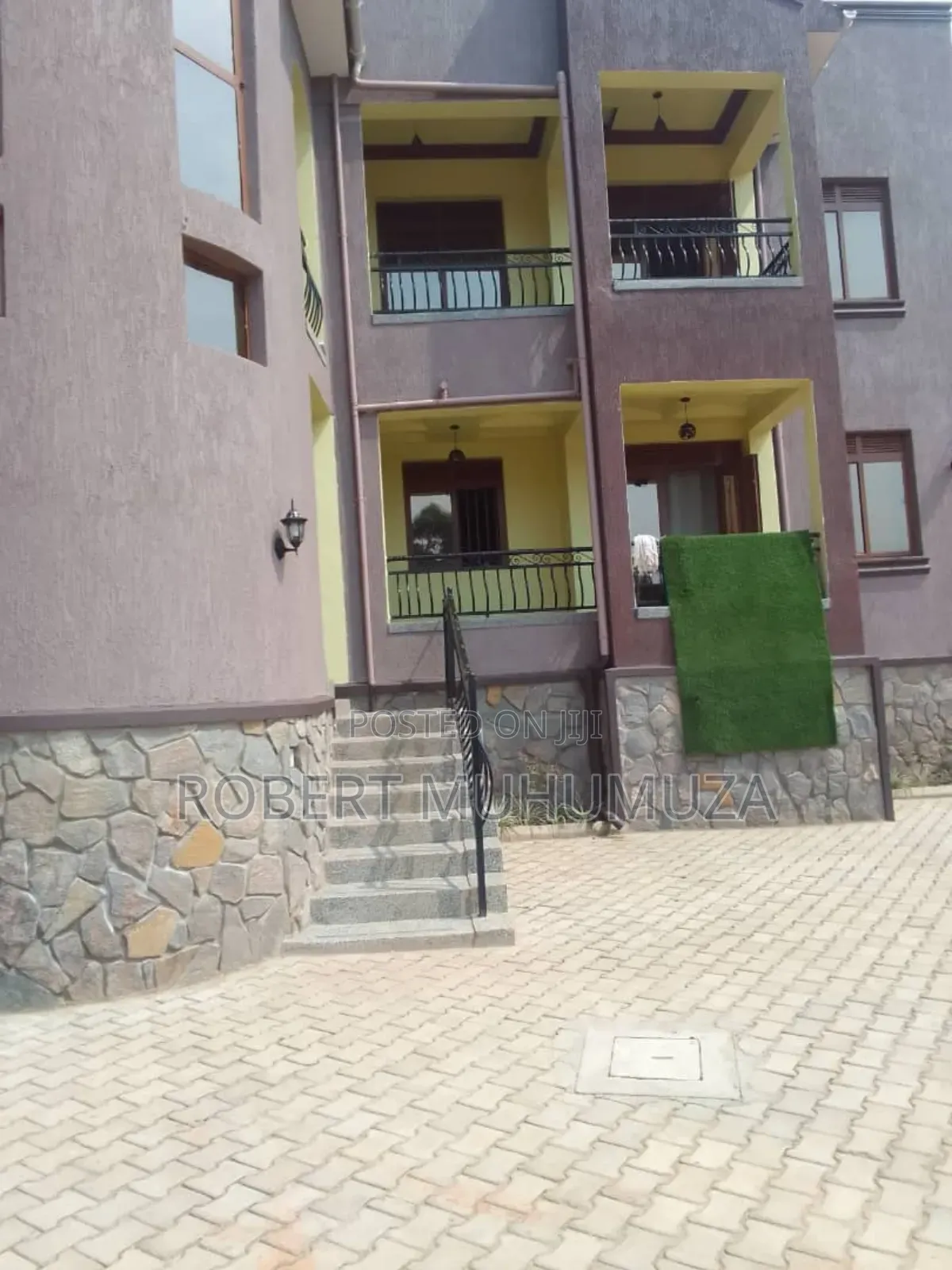 2bdrm Block of Flats in Romu Esfates, Rubaga for rent