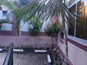 3bdrm Bungalow in Romu Esfates, Rubaga for sale