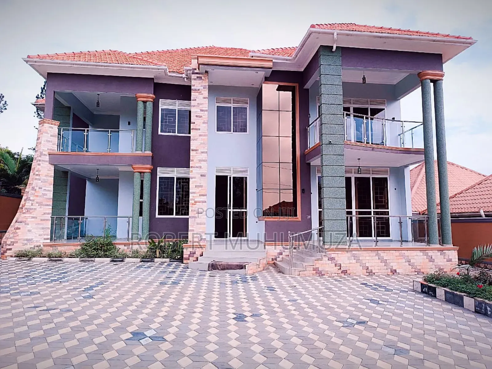5bdrm Mansion in Akright, Rubaga for sale
