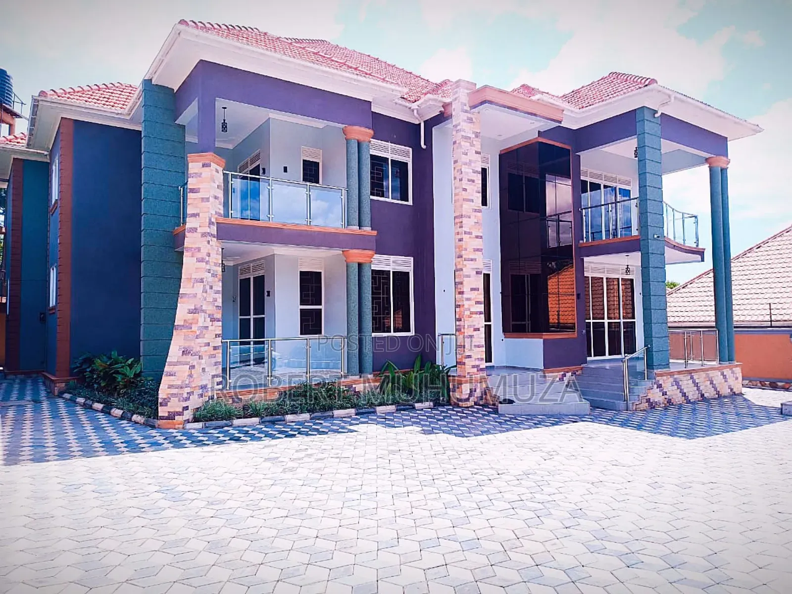 5bdrm Mansion in Akright, Rubaga for sale