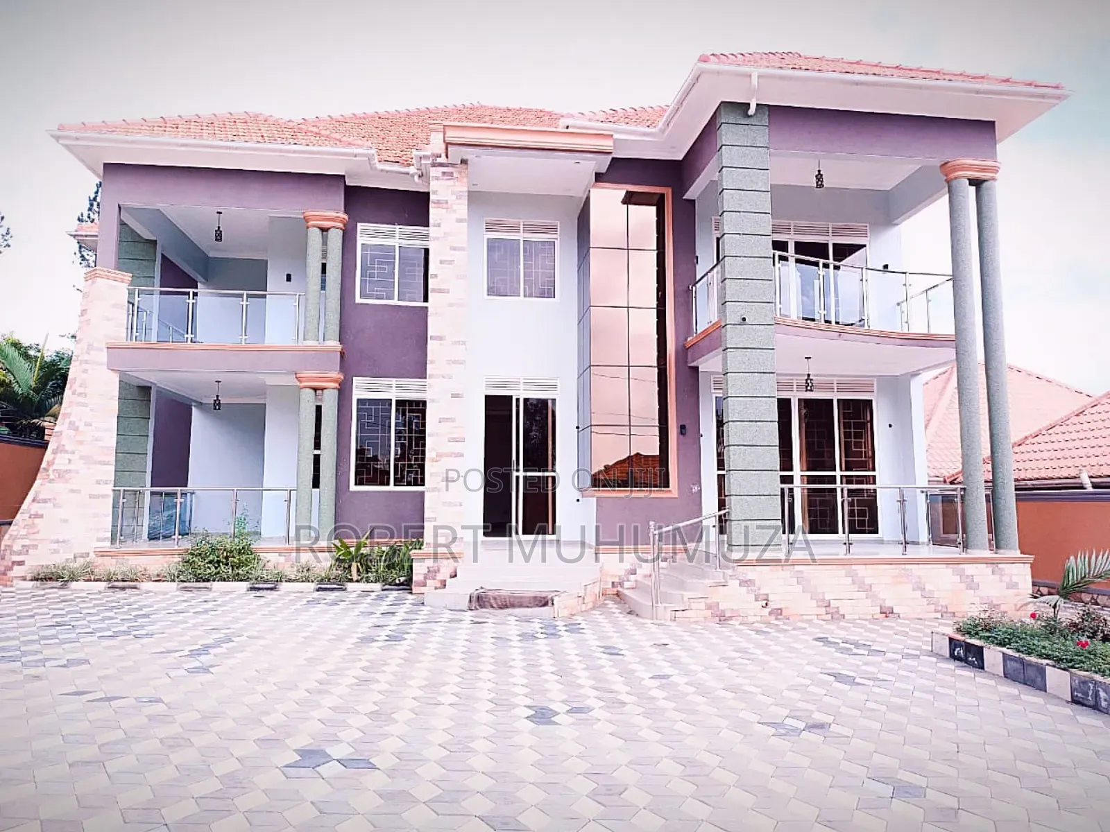 5bdrm Mansion in Akright, Rubaga for sale