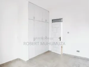 5bdrm Mansion in Akright, Rubaga for sale