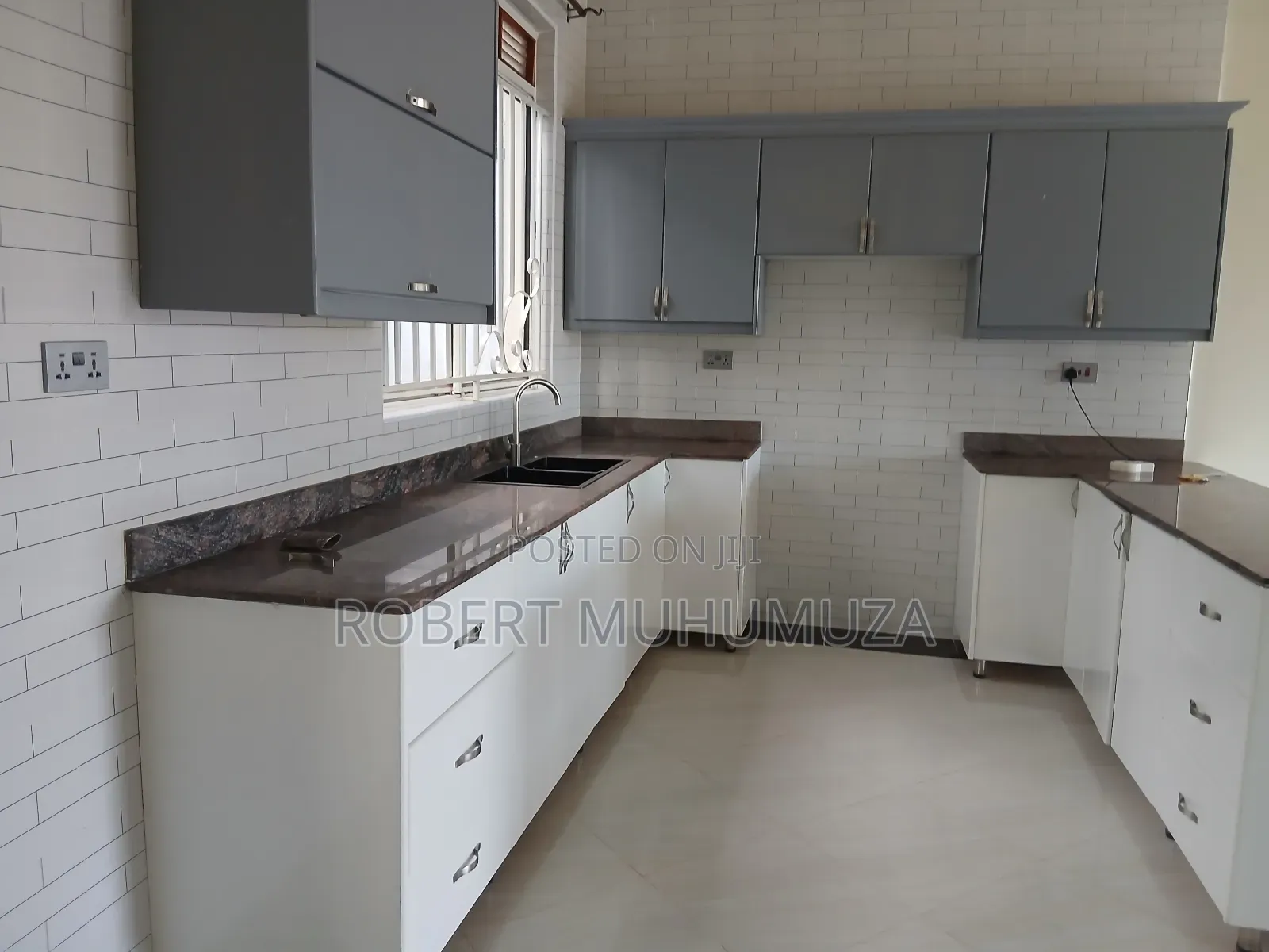 4bdrm Bungalow in Akright, Rubaga for sale