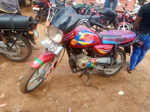 Bajaj Boxer 125 2025 Red