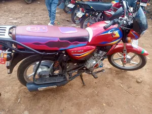 Bajaj Boxer 125 2025 Red