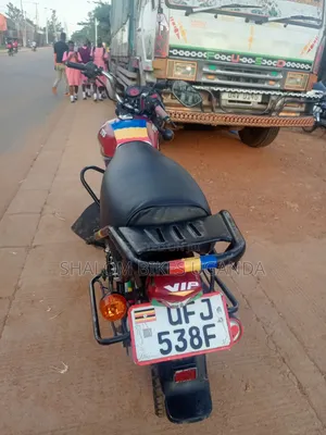 TVS HLX 125 2021 Red