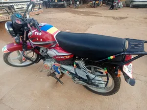 TVS HLX 125 2021 Red