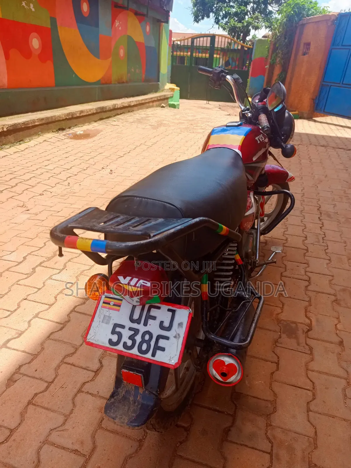 TVS HLX 125 2022 Red