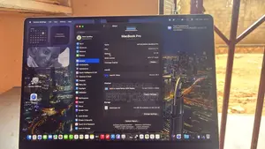 Laptop Apple MacBook Pro 36GB Intel Core i7 SSD 256GB