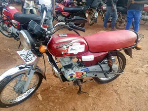Bajaj Boxer 100 2023 Red