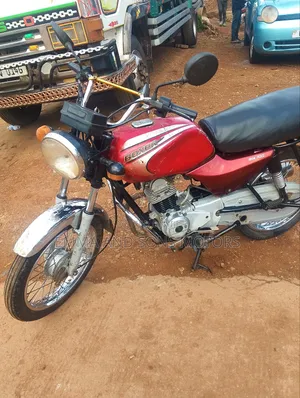 Bajaj Boxer 100 2019 Red