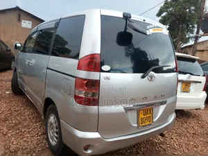 Toyota Noah 2007 Silver