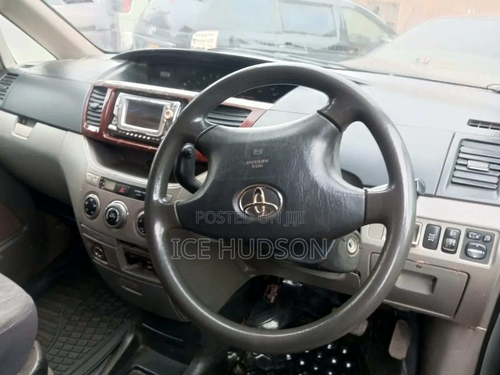 Toyota Noah 2007 Silver