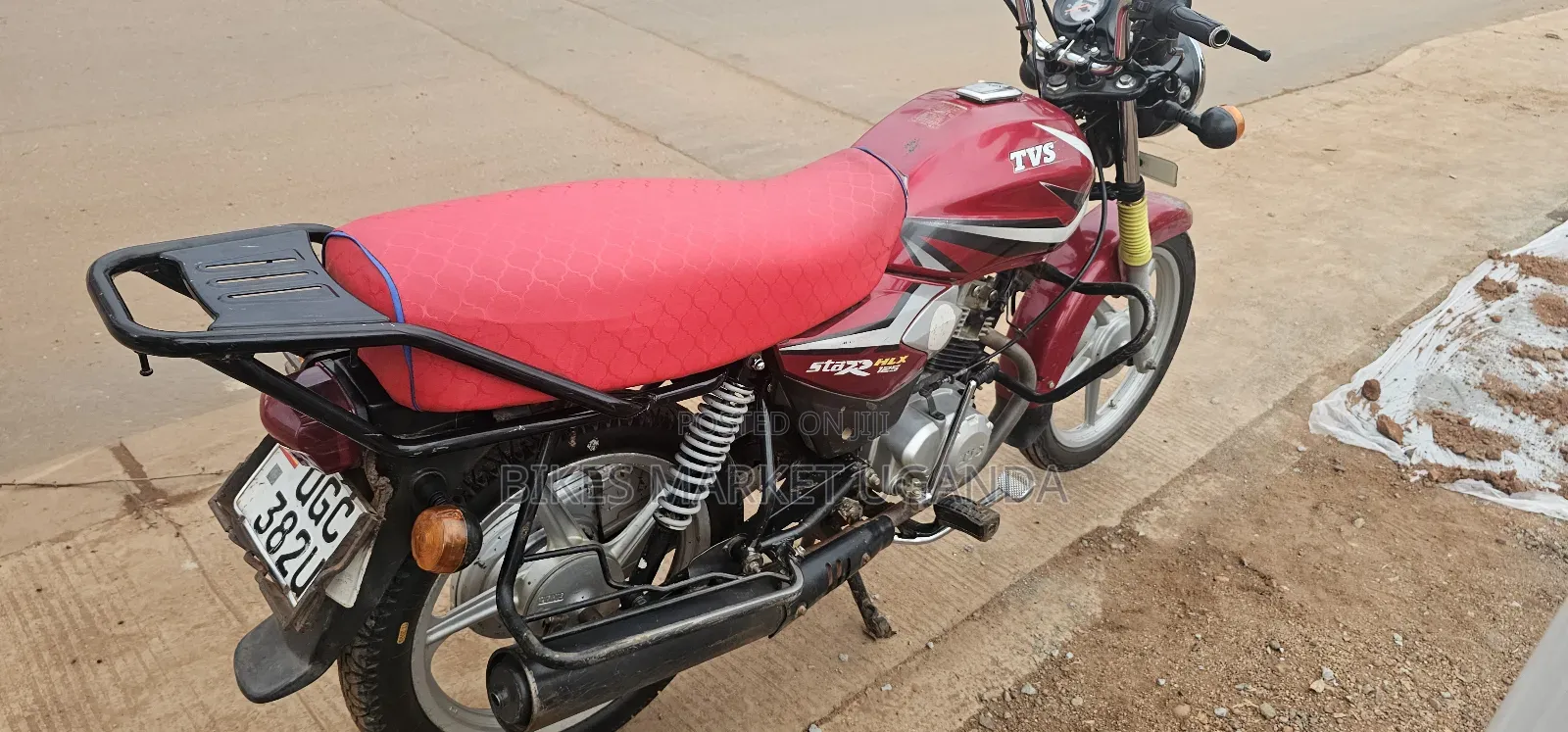 TVS HLX 125 2025 Red