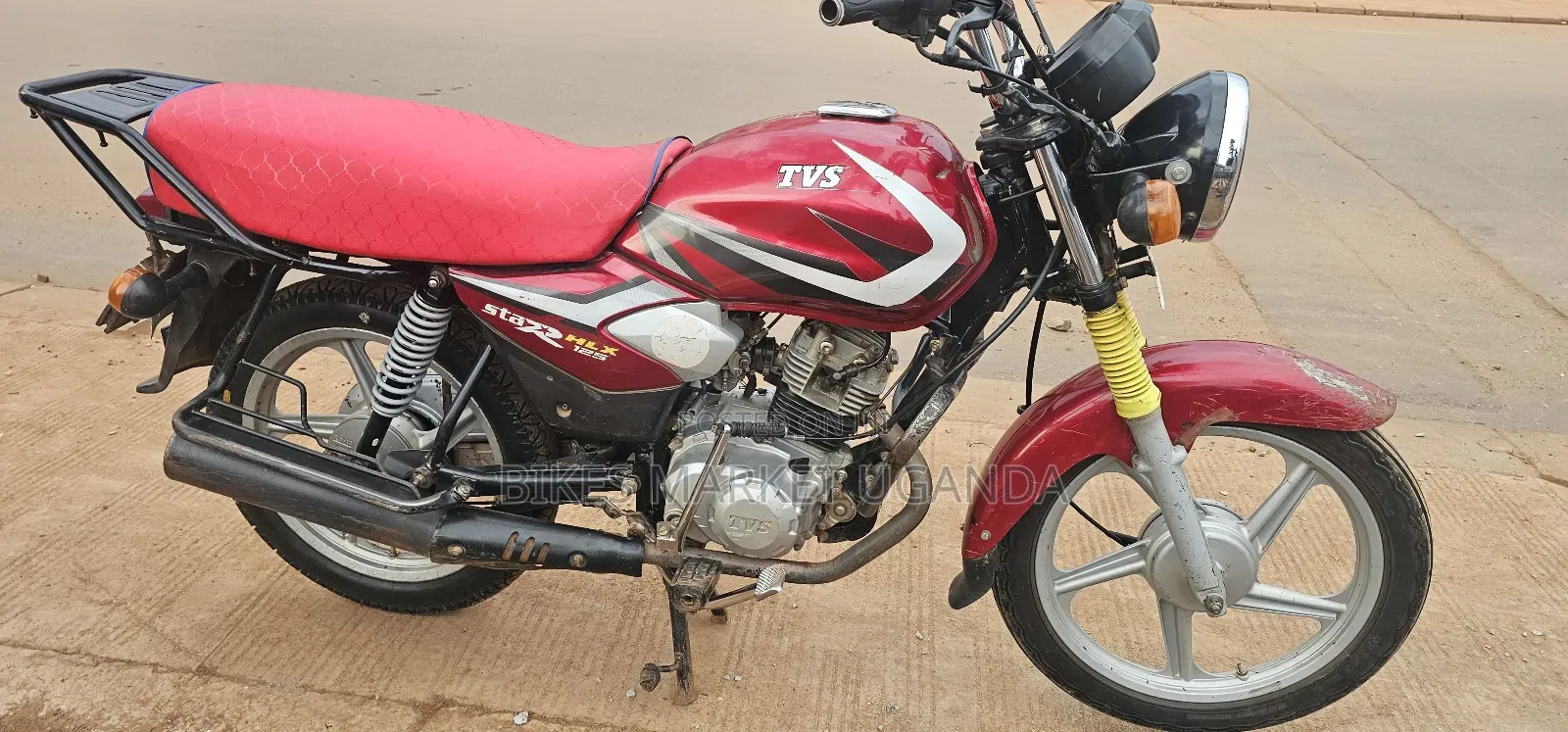 TVS HLX 125 2025 Red