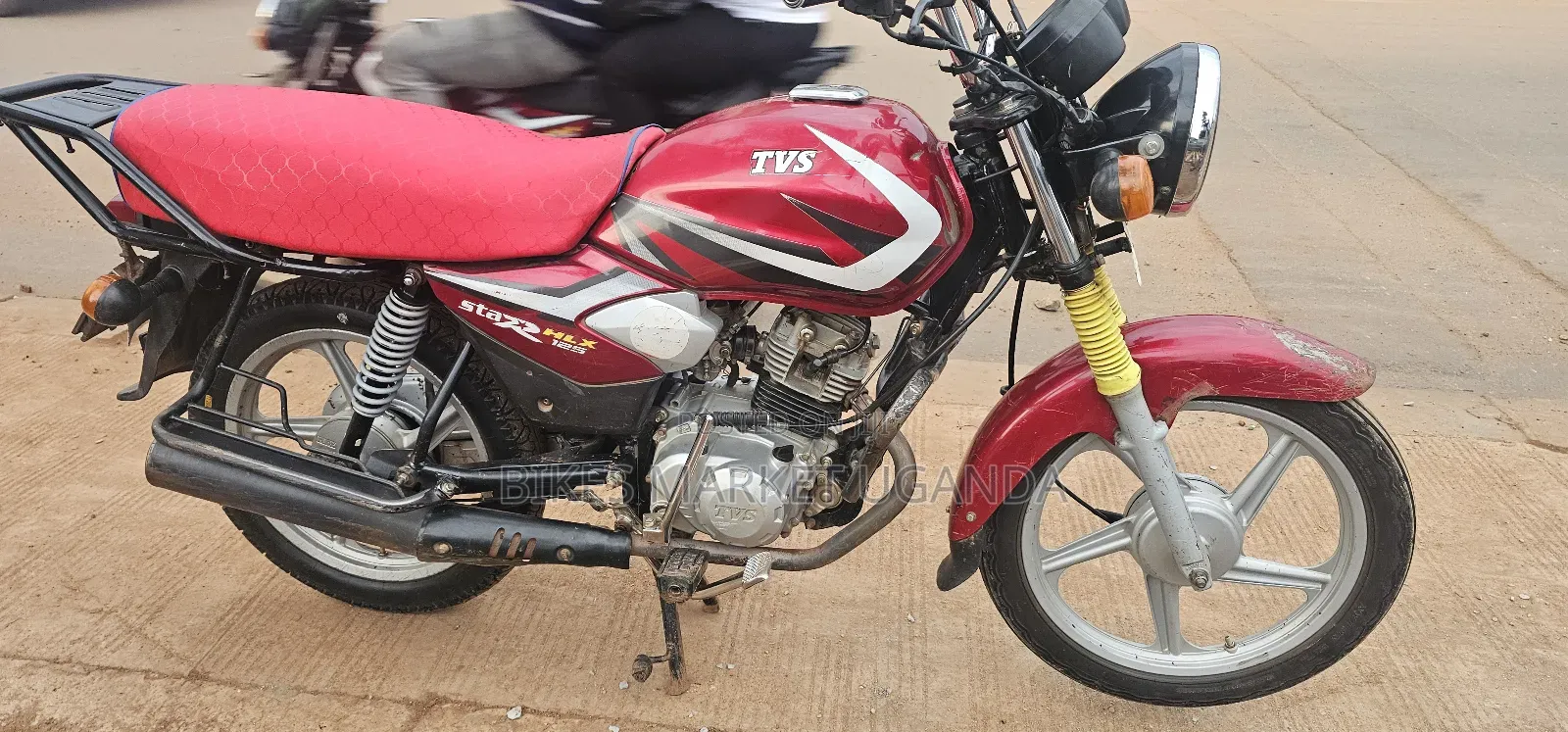 TVS HLX 125 2025 Red