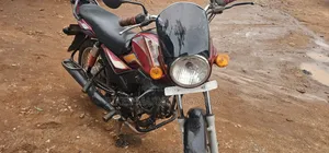 Mahindra Gusto 2018 Red