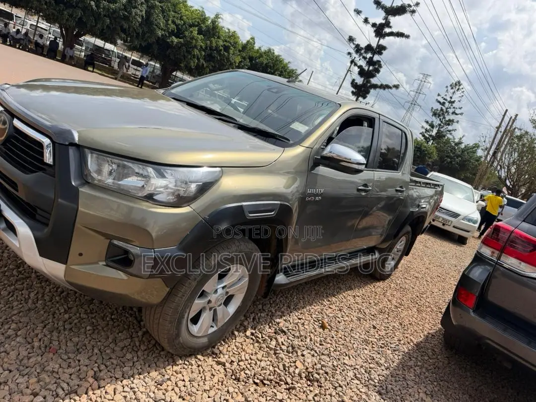 Toyota Hilux Revo Double Cab Deisel 2.8 RWD 2021 Gray