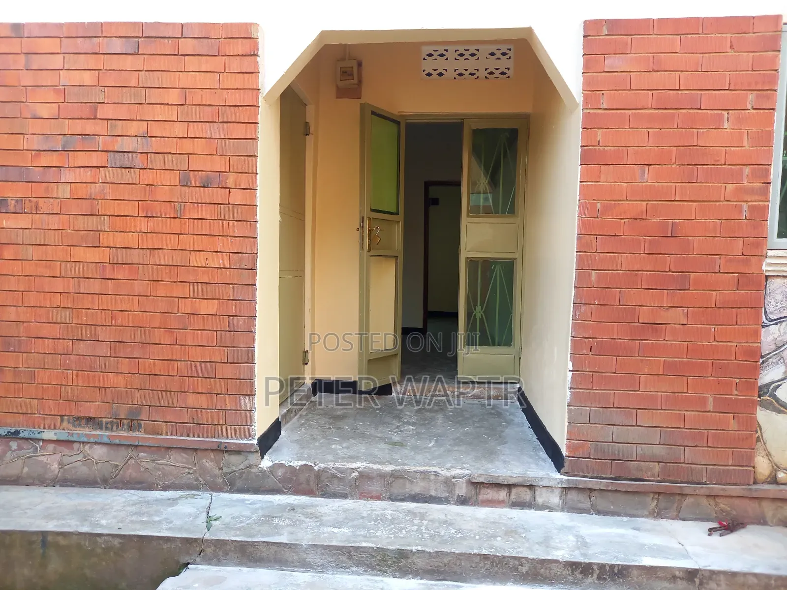 1bdrm Bungalow in Kira for rent