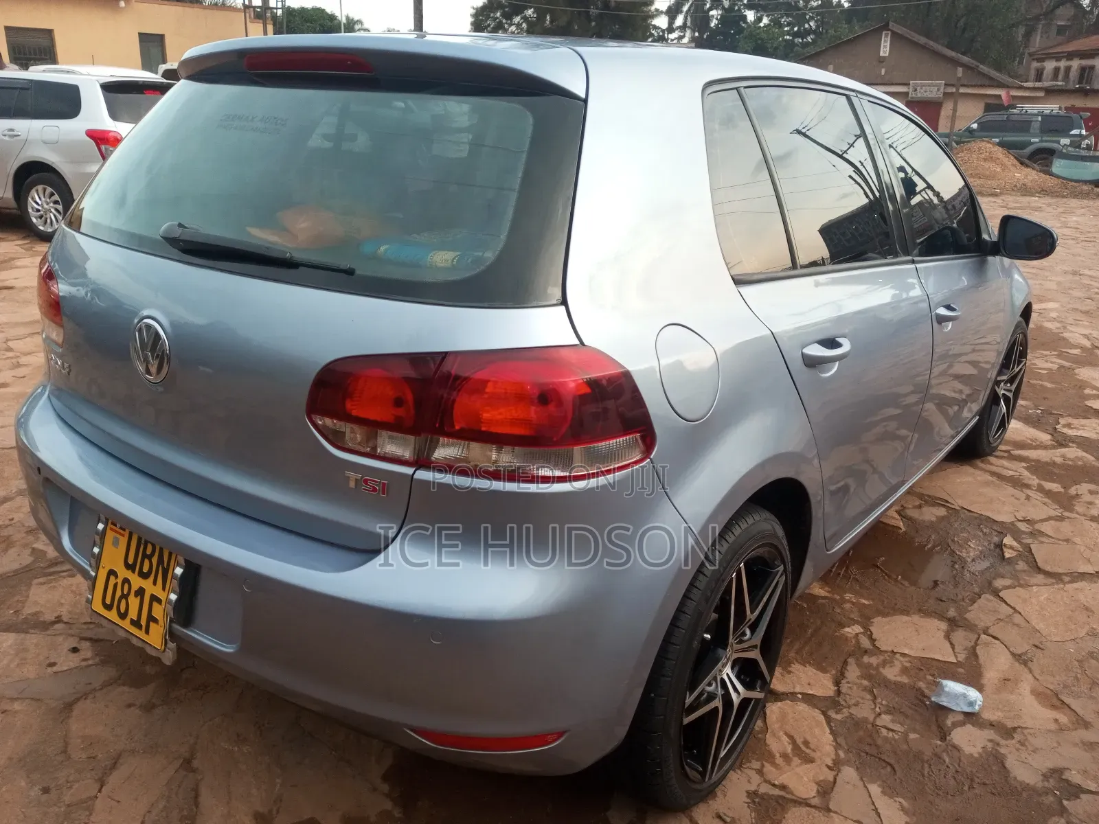Volkswagen Golf 2010 Blue