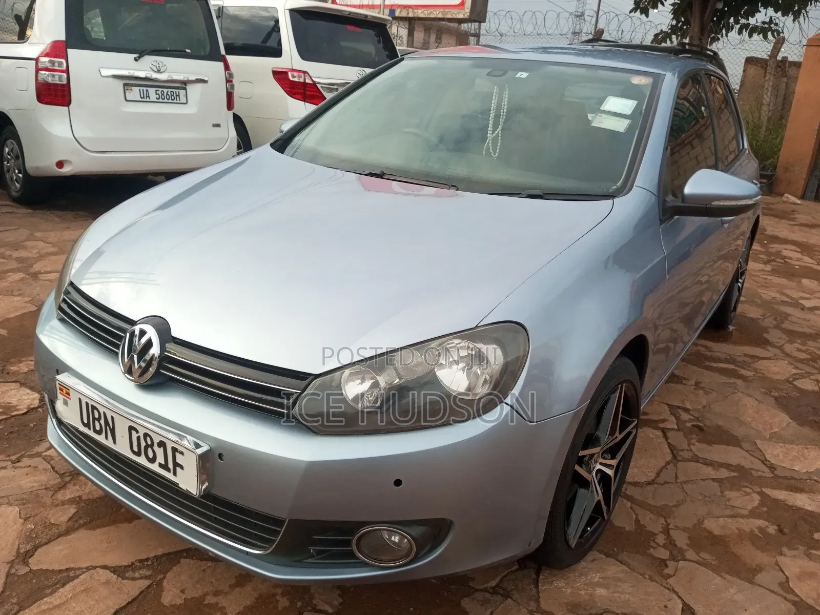 Volkswagen Golf 2010 Blue