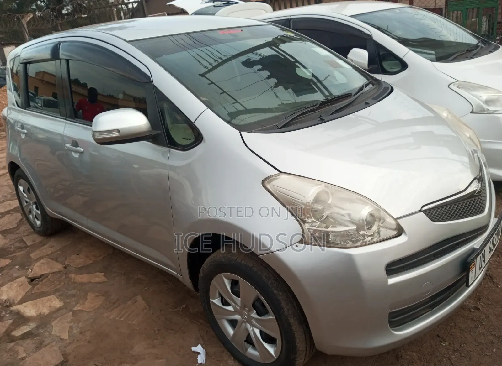 Toyota Ractis 2009 Silver
