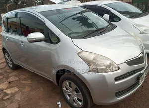 Toyota Ractis 2009 Silver