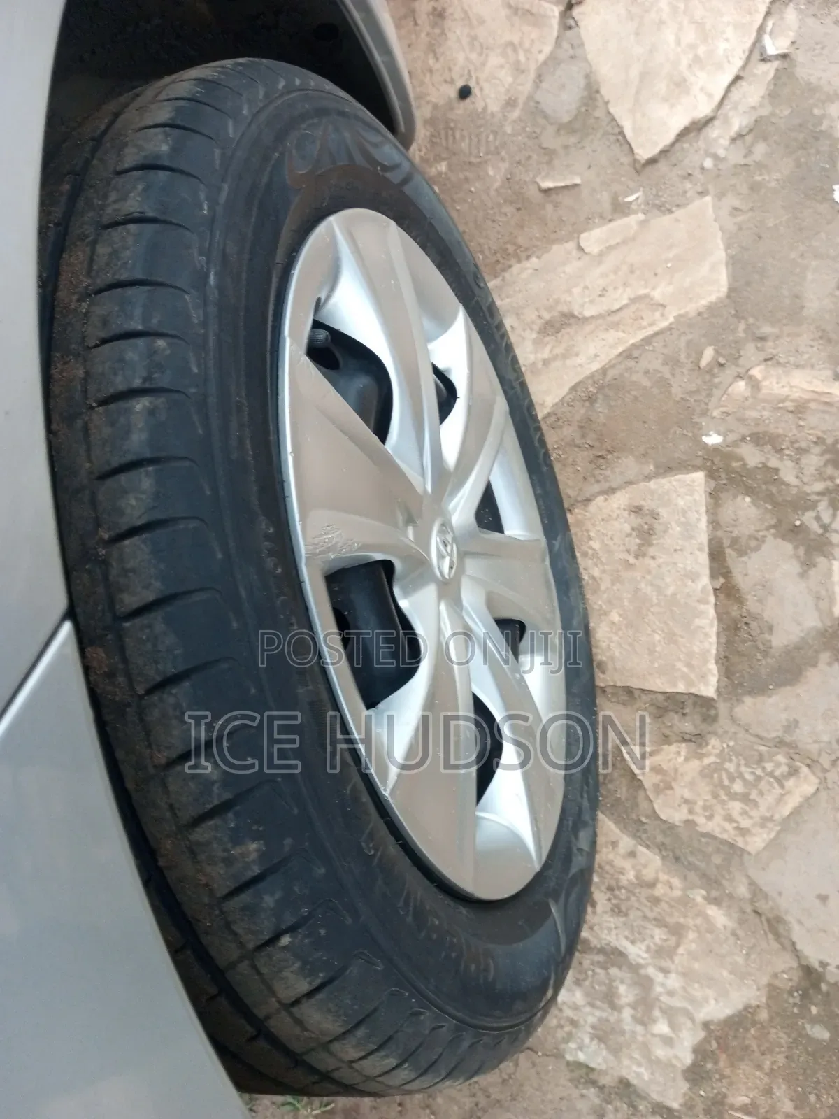 Toyota Ractis 2009 Silver