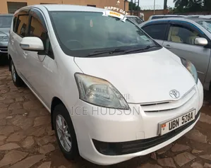 Toyota Passo Sette 2009 White