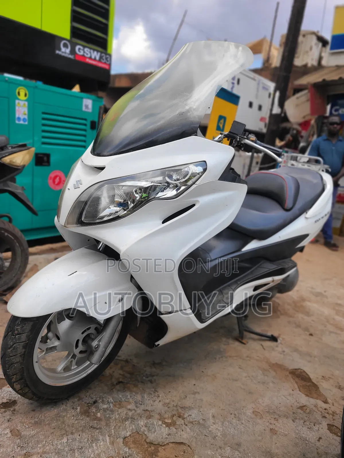 Suzuki Burgman 2017 White