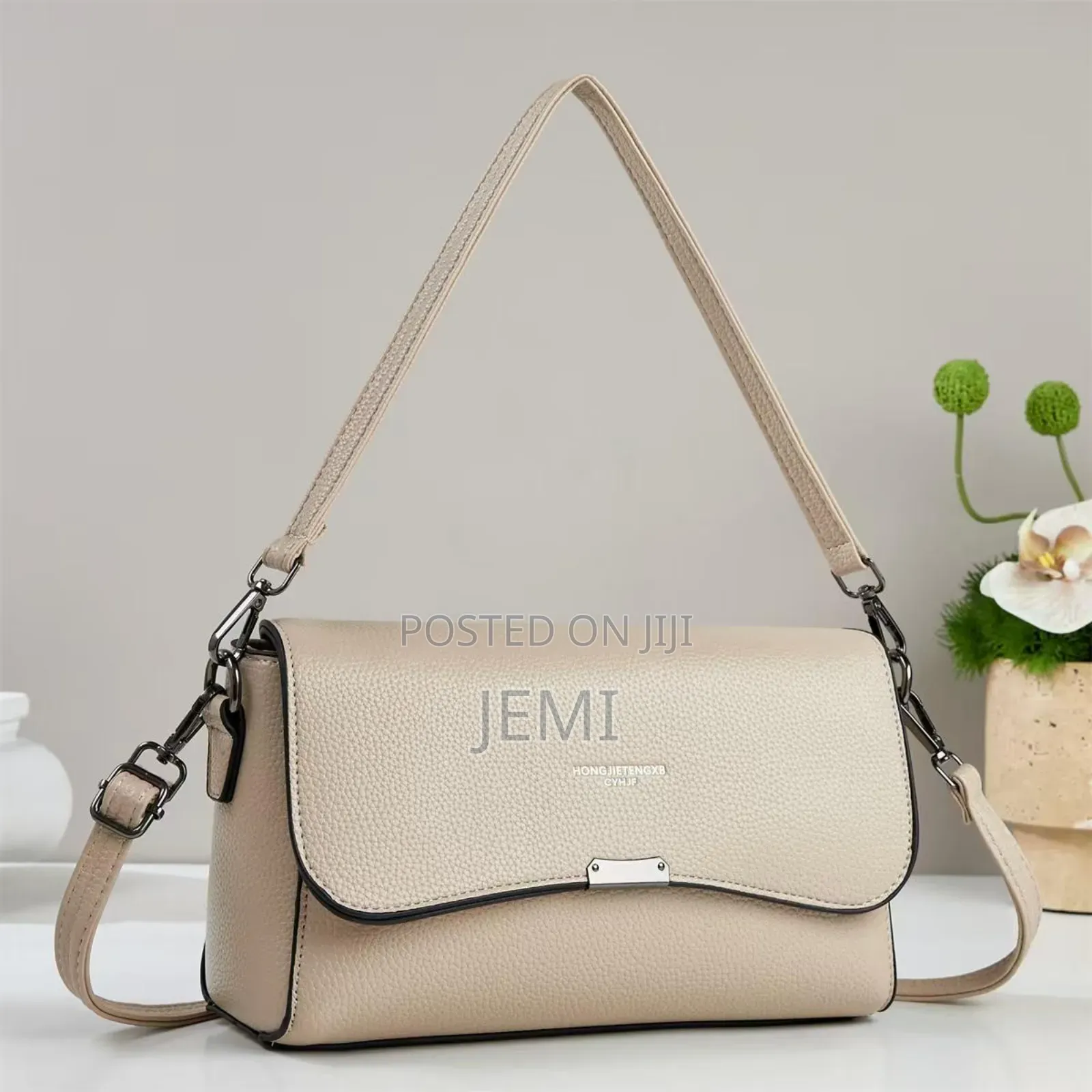 Hand Bags for Classic Ladies