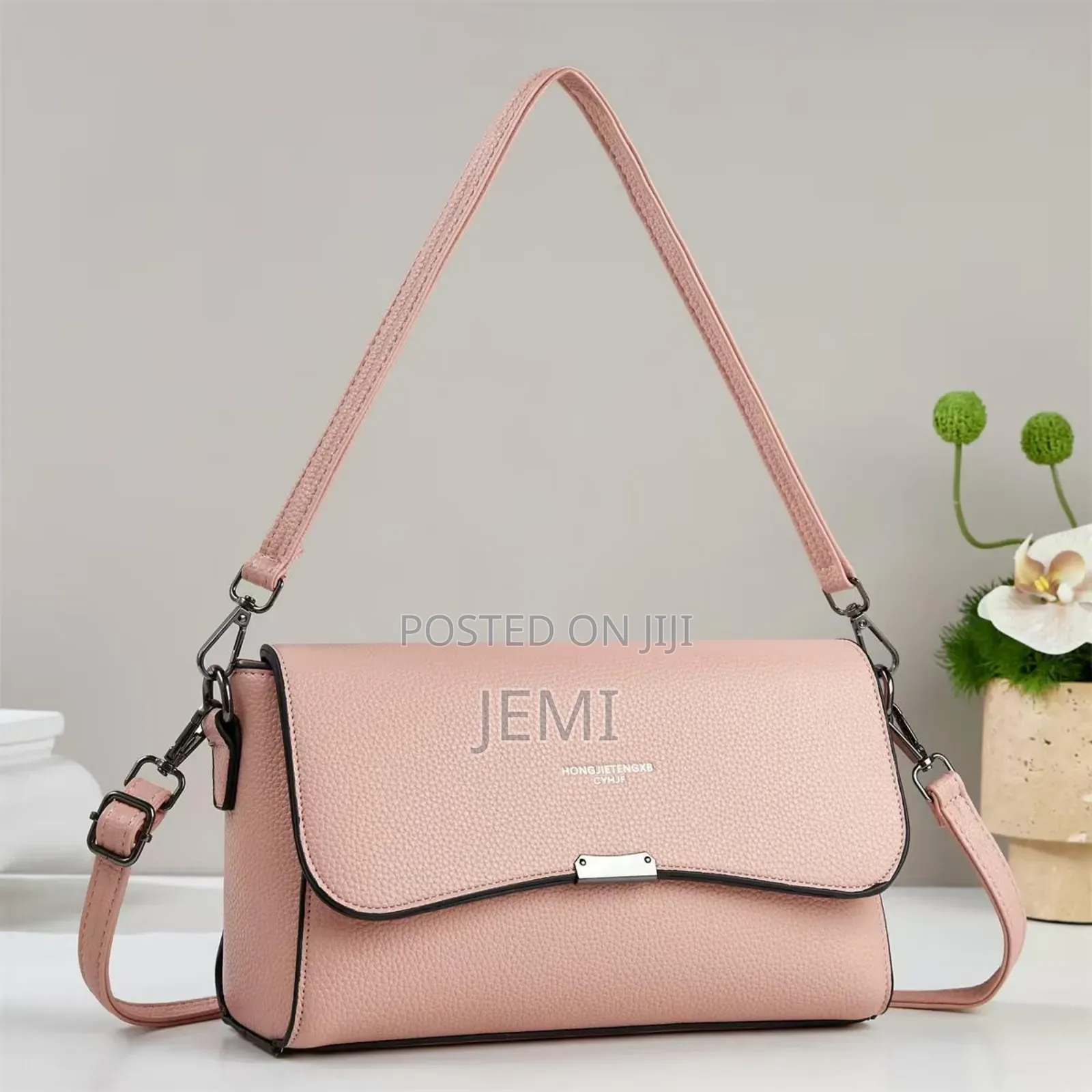 Hand Bags for Classic Ladies