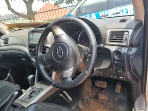 Subaru Legacy 2010 Silver