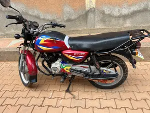 Bajaj CT 125X 2023 Red