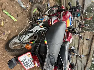 TVS HLX 125 2021 Red