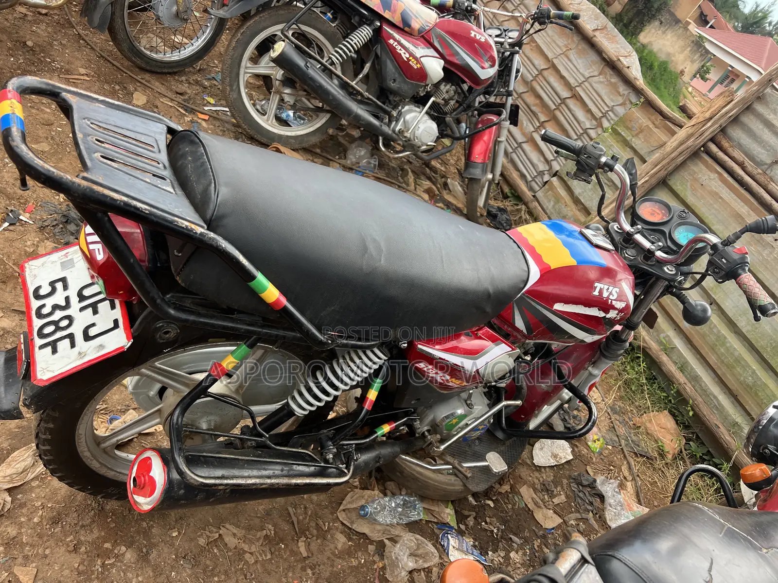 TVS HLX 125 2021 Red