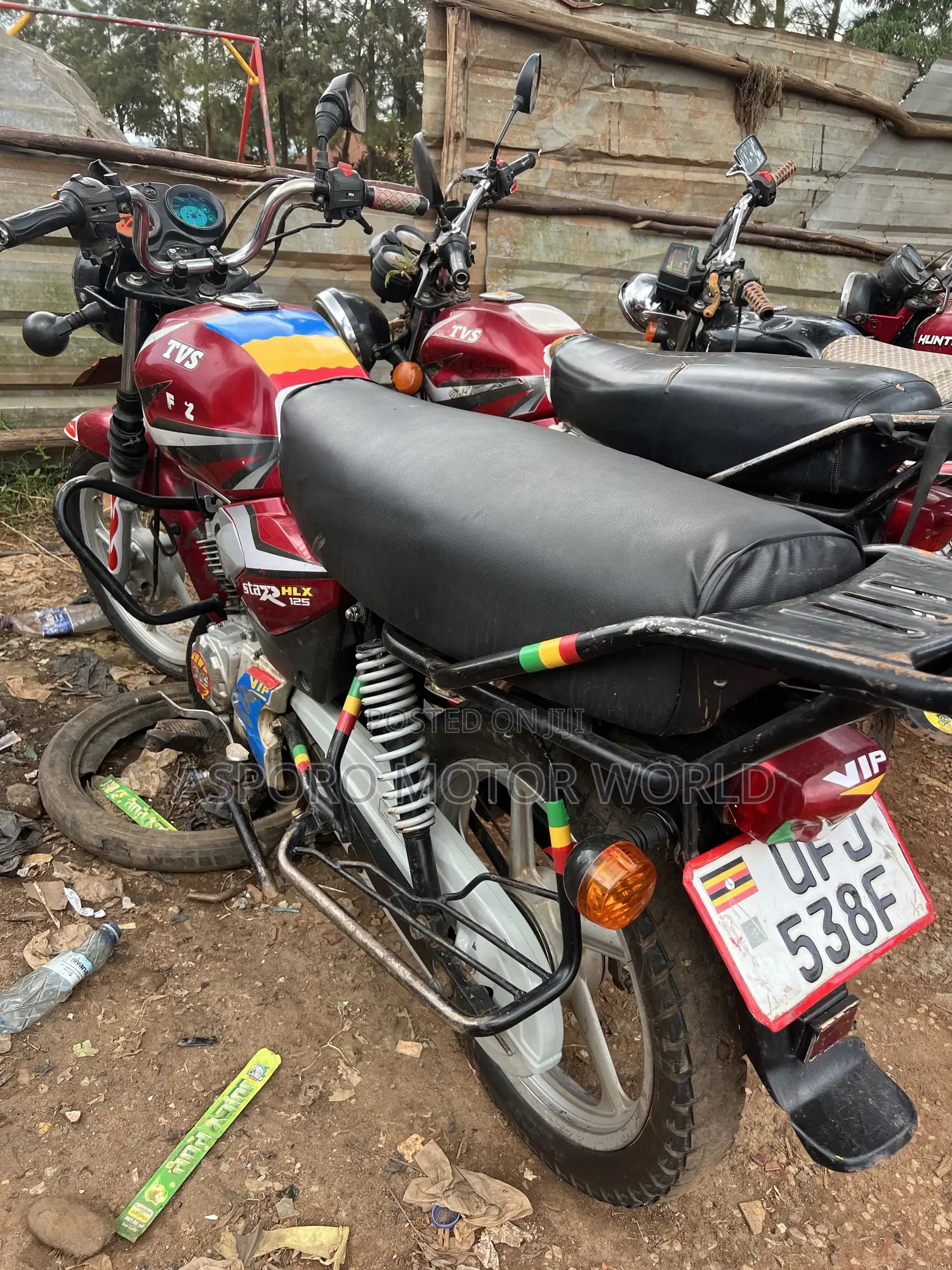 TVS HLX 125 2021 Red