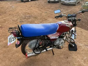 Bajaj Boxer 100 2023 Red