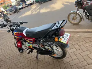 Bajaj CT 125X 2023 Red