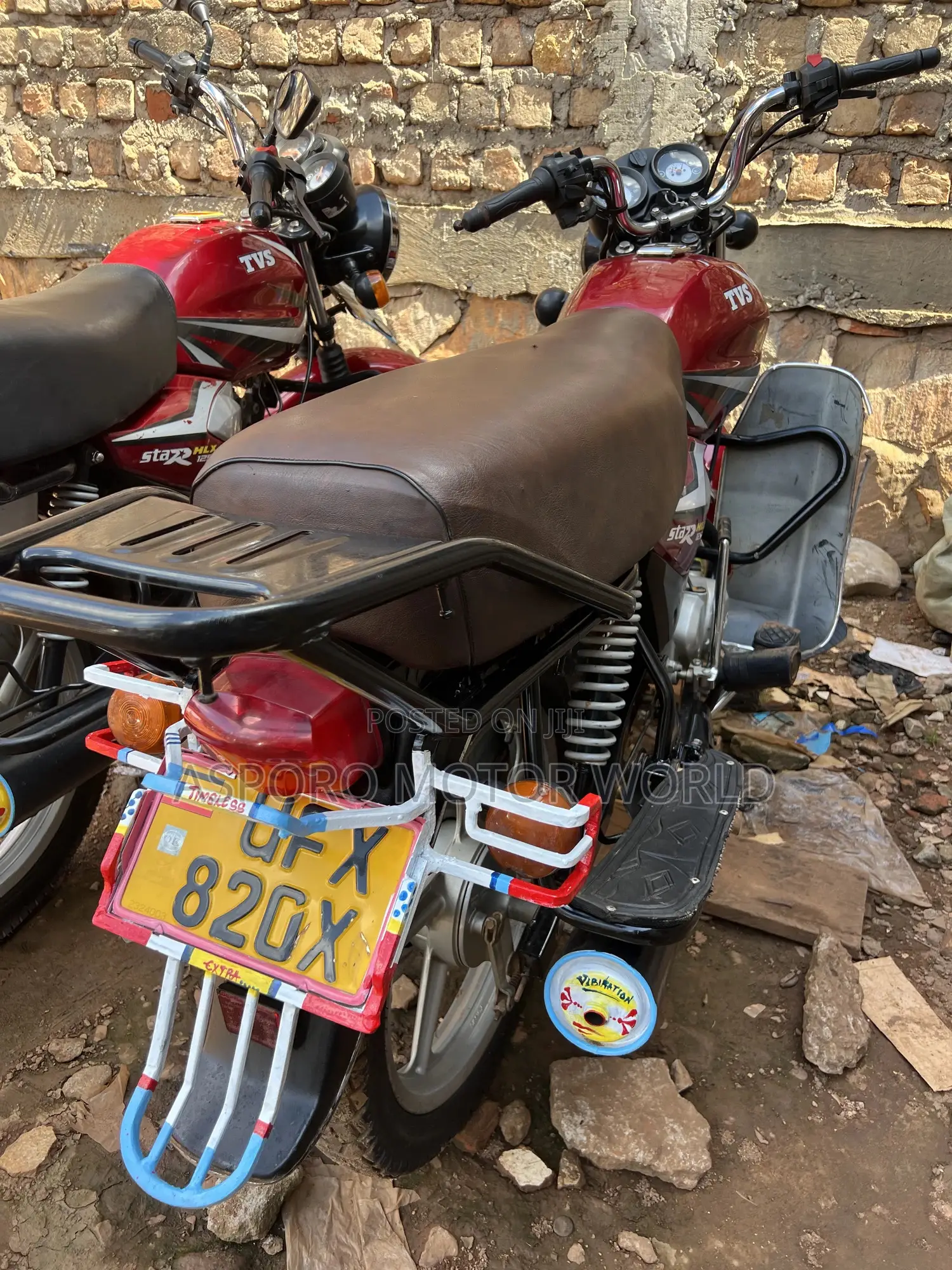 TVS HLX 125 2023 Red