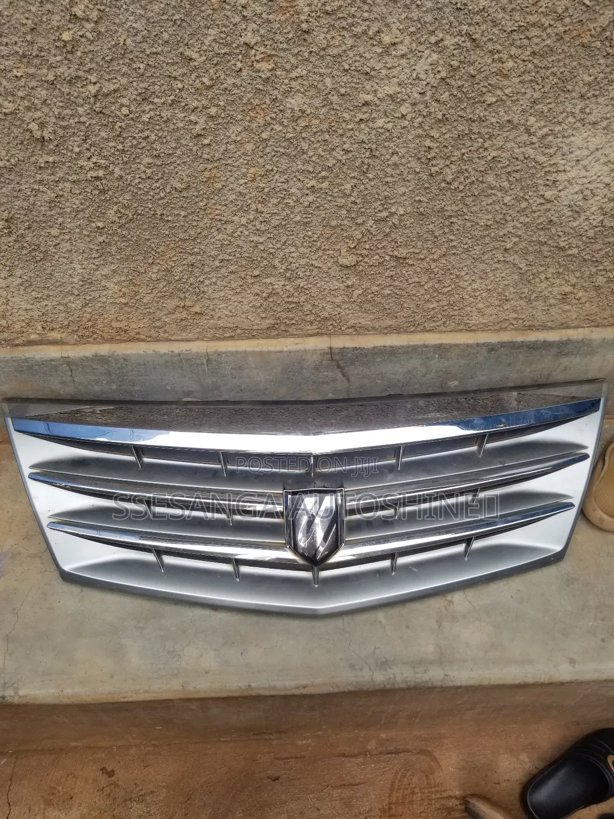 Toyota Alphard Grill